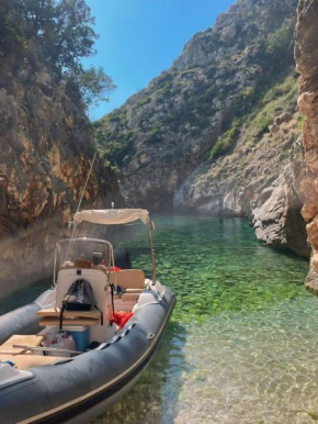 Tour di Karaburun, Isola di Sazan e Grotta di Haxhi Aliu